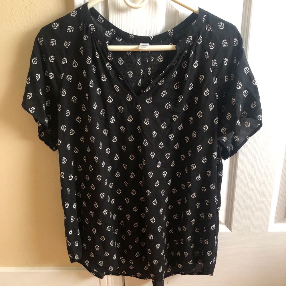 Black and white top